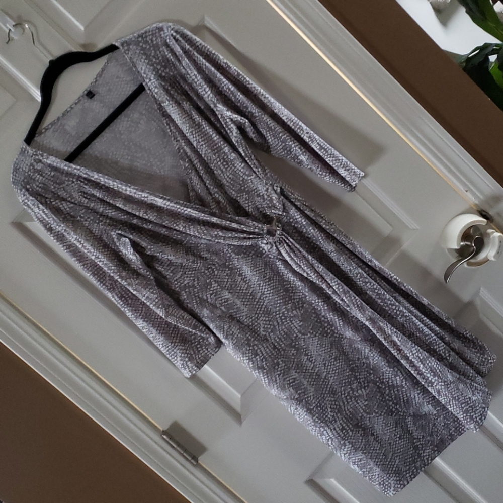 Snakeprint Gray and White Dress Size Large